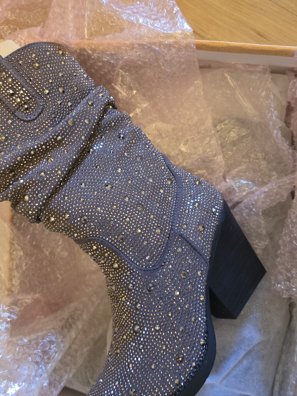 NIB Very G Gray Sz 9 Embellished Block Heel Ankle Boots